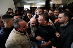 Israel và Hamas nhất trí tiếp tục trao đổi con tin, duy trì lệnh ngừng bắn mong manh