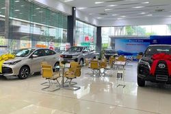 Đại lý ô tô vắng khách dù đã tăng ưu đãi, giảm giá bán
