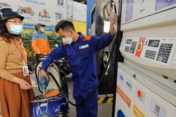 Giá xăng dầu đồng loạt giảm nhẹ từ 15h chiều nay 27/2