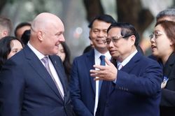 Thủ tướng Phạm Minh Chính cùng Thủ tướng New Zealand thăm Văn Miếu - Quốc Tử Giám