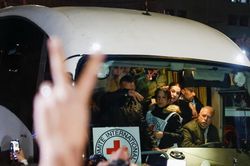 Hamas trao trả thi thể 4 con tin, Israel phóng thích tù nhân Palestine