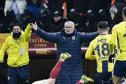 Jose Mourinho nhận án phạt cực nặng