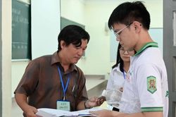 Tuyển sinh đại học năm 2025: Áp lực khi bỏ xét tuyển sớm