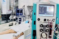 Người đàn ông trẻ cấp cứu cắt 1,5m ruột vì thói quen kéo dài nhiều năm