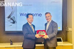 Đoàn công tác thành phố Đà Nẵng làm việc với Trung tâm tài chính quốc tế Dubai