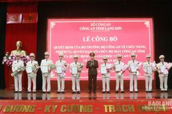 Công an tỉnh tổ chức Lễ công bố quyết định về việc giải thể công an cấp huyện và công bố quyết định về công tác cán bộ