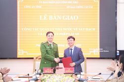 Bàn giao công tác quản lý nhà nước về sát hạch và cấp giấy phép lái xe