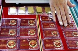 Giá vàng hôm nay 28/2: Vàng nhẫn Bảo Tín Minh Châu, PNJ, Doji, vàng SJC giảm sâu dưới 91 triệu đồng/lượng