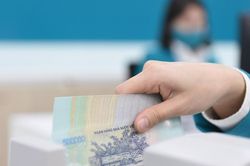 Nghiêm cấm ngân hàng thương mại tự do tăng lãi suất