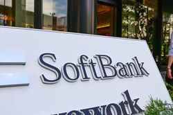 SoftBank đàm phán khoản vay lớn vào đầu tư AI