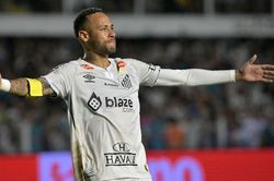 Neymar lập siêu phẩm đá phạt từ góc siêu hẹp, chạy đà hoàn hảo cho ngày trở lại tuyển Brazil