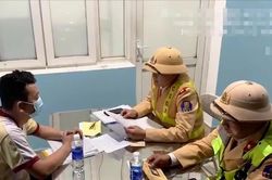 Không có bằng lái, tài xế còn đi ngược chiều trên cao tốc