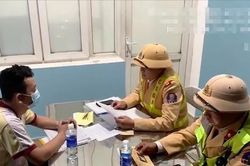 Tài xế xe khách không 'bằng lái', đi ngược chiều trên cao tốc Nội Bài - Lào Cai