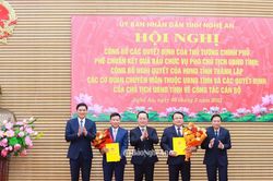 Trao quyết định của Thủ tướng Chính phủ phê chuẩn 2 Phó Chủ tịch UBND tỉnh Nghệ An