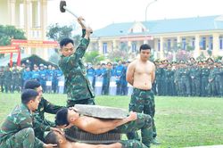 Mãn nhãn màn biểu diễn võ thuật trong Lễ ra quân huấn luyện năm 2025