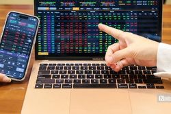 Liệu VN-Index có tiếp tục giữ vững 1.300 điểm trong tuần tới?