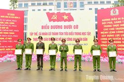 25 tập thể, cá nhân được biểu dương trong học tập, thực hiện Sáu điều Bác Hồ dạy Công an Nhân dân