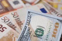 Tỷ giá ngoại tệ, tỷ giá USD/VND hôm nay 4/3: EUR chịu áp lực lớn, USD đi xuống