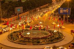 Mức phạt theo Nghị định 168 đối với tài xế ô tô, xe máy không bật đèn sau 18 giờ