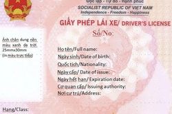 Mẫu giấy phép lái xe mới nhất của Bộ Công an ban hành có gì điểm gì khác so với mẫu cũ?