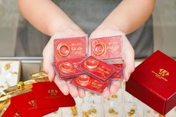 Giá vàng hôm nay 5/3: Vàng trong nước tăng lên cao nhất mọi thời đại