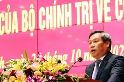 Quảng Ninh, Gia Lai dừng tuyển dụng, luân chuyển, bổ nhiệm cán bộ cấp huyện