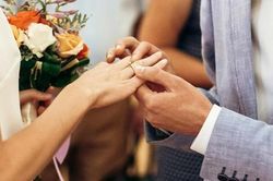 Vài tuần trước ngày cưới, chú rể nhận tin buồn về cô dâu