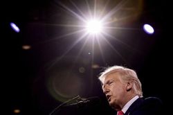 Ông Trump 'quay xe': Có thể thương lượng với Mexico và Canada, ký thỏa thuận với Ukraine