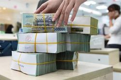 Nhiều ngân hàng đồng loạt giảm lãi suất