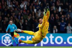 Chơi hoàn toàn lép vế, Liverpool vẫn thắng PSG nhờ sự tỏa sáng của thủ môn
