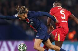 Rio Ferdinand: Trung vệ Liverpool đáng bị thẻ đỏ ở trận đấu với PSG