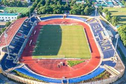Lời giải nào cho chất lượng mặt sân ở V.League?