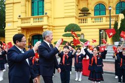 Toàn cảnh lễ đón Thủ tướng Kyrgyzstan tới thăm chính thức Việt Nam