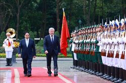 Thủ tướng Phạm Minh Chính chủ trì Lễ đón Thủ tướng Cộng hòa Kyrgyzstan