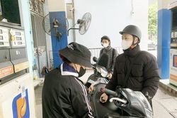 Giá xăng giảm lần thứ 2 liên tiếp, RON92 dưới mốc 20.000đ/lít
