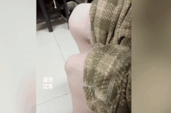 Cô gái có 'dị năng' làm trật khớp gối rồi đưa trở lại như cũ