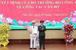 Trao quyết định bổ nhiệm Phó Giám đốc Công an tỉnh Phú Thọ