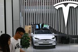 Doanh số của Tesla sụt giảm trong bối cảnh người mua Trung Quốc chuyển sang BYD, Xiaomi, Xpeng