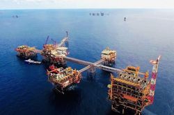 Petrolimex, PV GAS, PVOIL… và cuộc đua trong ngành dầu khí