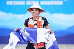 'Nữ hoàng chạy đường mòn' Việt Nam vô địch giải siêu marathon 2025 với thành tích ấn tượng