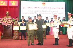 Khen thưởng nhiều tập thể, cá nhân xuất sắc trong phong trào Toàn dân bảo vệ an ninh Tổ quốc
