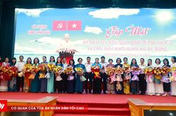 Phụ nữ Vùng 4 Hải quân - Giỏi việc nước, đảm việc nhà