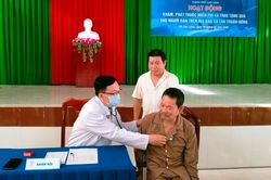 Khám bệnh miễn phí cho hộ nghèo, cận nghèo, khó khăn, người có công