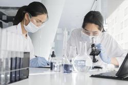 Chính phủ dự kiến dành 10.000 tỷ đồng cho khoa học, công nghệ
