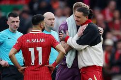 Giải mã lý do Liverpool được thay 6 người ở trận thắng Southampton, Salah còn tưởng đội mình phạm luật