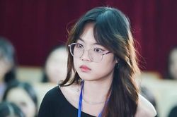 Thí sinh nhỏ tuổi nhất Hoa hậu Việt Nam nói 2 thứ tiếng, chơi 5 loại nhạc cụ