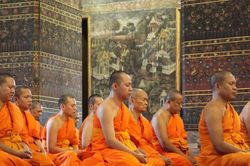 Cuộc sống người tu