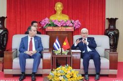Đại sứ Cuba thăm và làm việc tại Bình Dương