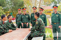Đại tướng Nguyễn Tân Cương thăm, kiểm tra Trung đoàn 66, Sư đoàn 10 (Quân đoàn 34)