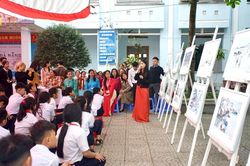 Triển lãm lưu động 'Đà Nẵng - Những ngày sau giải phóng và hôm nay'